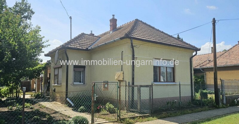 Einfamilienhaus zu verkaufen 10 km vom Plattensee Einfamilienhaus zu verkaufen 10 km vom Plattensee