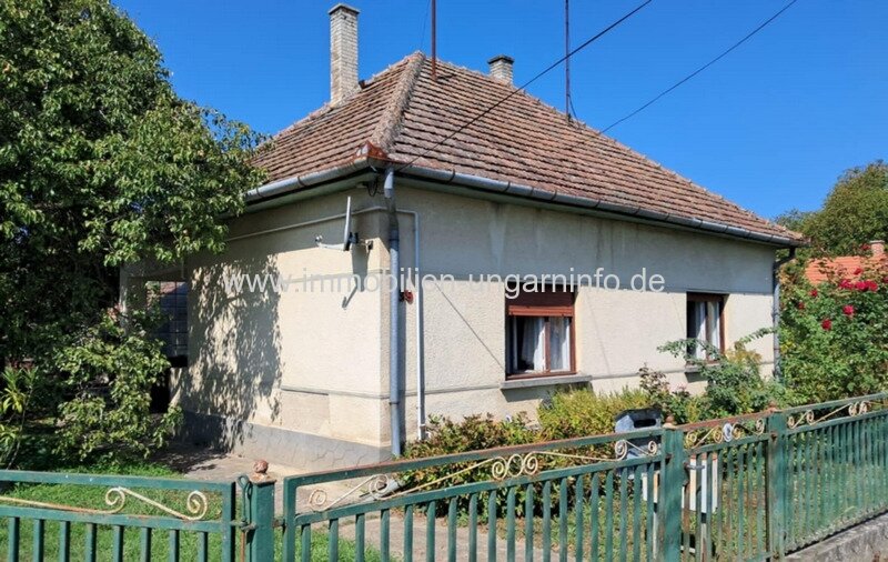 Familienhaus mit Nebengebäude und großem Grundstück im Komitat Somogy zu verkaufen Familienhaus mit Nebengebäude und großem Grundstück im Komitat Somogy zu verkaufen