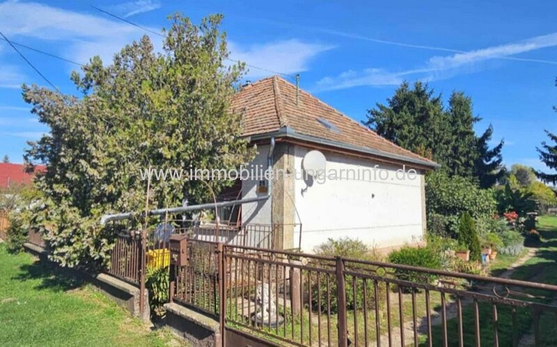 Kleines Stadthaus mit 3 Schlafzimmern, 14 km vom Plattensee entfernt Kleines Stadthaus mit 3 Schlafzimmern, 14 km vom Plattensee entfernt