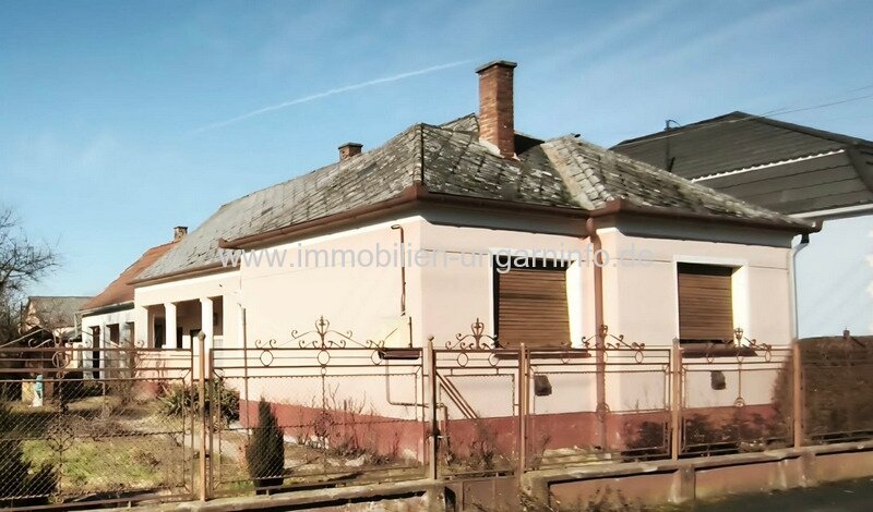 3-Zimmer-Einfamilienhaus mit großem Grundstück in Zala Komitat zu verkaufen 3-Zimmer-Einfamilienhaus mit großem Grundstück in Zala Komitat zu verkaufen