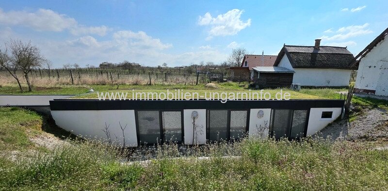 Einzigartiges, neuartiges Erdhaus und Ferienhaus in grüner Umgebung, 10 km vom Plattensee entfernt Einzigartiges, neuartiges Erdhaus und Ferienhaus in grüner Umgebung, 10 km vom Plattensee entfernt