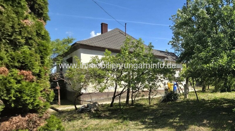 Einfamilienhaus in Somogysámson mit fast 1 Hektar großem Grundstück zu verkaufen Einfamilienhaus in Somogysámson mit fast 1 Hektar großem Grundstück zu verkaufen